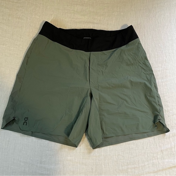 ON Cloud Running Lightweight Shorts - Picture 2 of 8